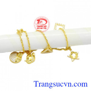 Sản phẩm phù hợp với nhiều kiểu trang phục khác nhau.