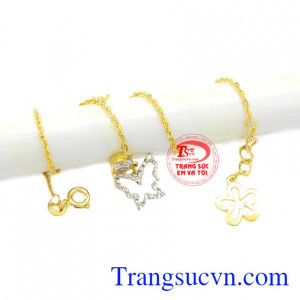 Sản phẩm làm tôn lên vẻ đẹp nữ tính, xinh xắn cho người đeo.