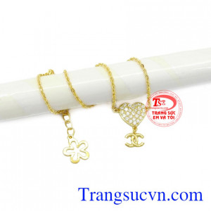 Sản phẩm làm tôn vinh vẻ đẹp cho đôi chân người phụ nữ.