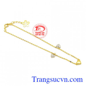 là sản phẩm được chế tác từ vàng 10k tinh xảo, bền đẹp. 