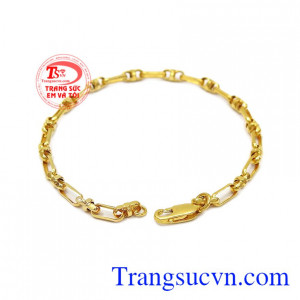 Lắc tay nam thời trang được chế tác từ vàng tây 10k bền đẹp, sáng bóng.