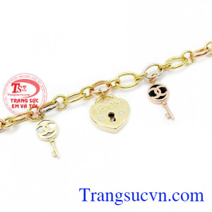 Sản phẩm làm tôn vẻ đẹp phái nữ mang sự tinh tế dịu dàng và quý phái cho phái đẹp