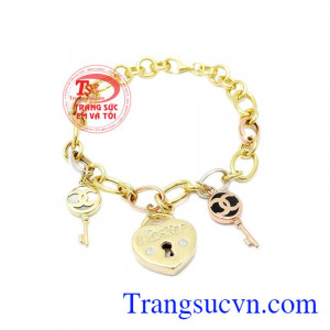 Lắc tay tình yêu vàng tây 10k được chế tác bằng công nghệ Italy, chế tác tinh xảo, chất lượng vàng đảm bảo