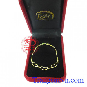 Công ty Trang sức Em và Tôi chuyên chế tác và nhận đặt hàng thiết kế lắc tay theo từng sở thích của mỗi khách hàng