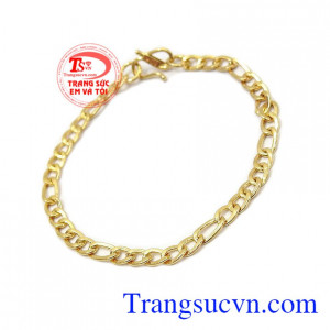 Lắc tay vàng trẻ em là món quà ý nghĩa dành tặng bé