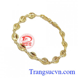 Lắc vàng quý phái được bạn nữ yêu thích