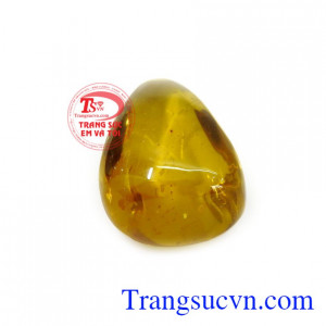 Mặt dây amber phù hợp với những mệnh thổ và mệnh kim