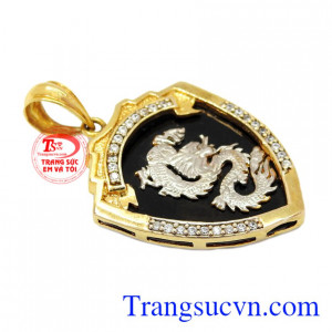 Mặt dây chuyền hình rồng đẹp đem lại vẻ hiện đại, sang trọng, hợp thời trang.