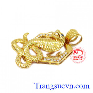 Sản phẩm có thể kết hợp với nhiều kiểu trang phục.