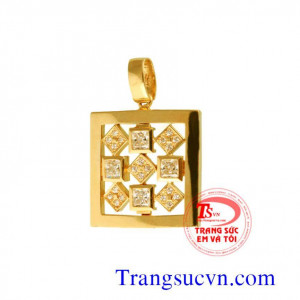 Mặt dây chuyền vàng nữ độc đáo mang lại nét cá tính, độc đáo cho người đeo, bảo hành 12 tháng.