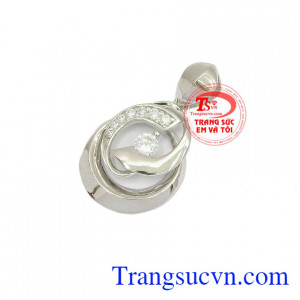 Mặt dây chuyền nữ vàng quý phái dễ kết hợp cùng nhiều kiểu dây chuyền vàng