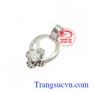 Mặt dây hoa Korea vàng trắng 10k được các bạn nữ yêu thích