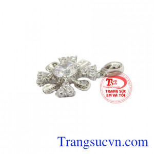 Công ty trang sức em và tôi chuyên cung cấp các sản phẩm vàng, chế tác 3D, sản phẩm bạc, đá quý, ngọc cẩm thạch, đá phong thủy, ngọc trai, giao hàng trên toàn quốc