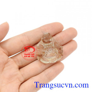 Thạch anh tóc thiên nhiên hợp phong thủy, có tác dụng điều trị bệnh mất ngủ.