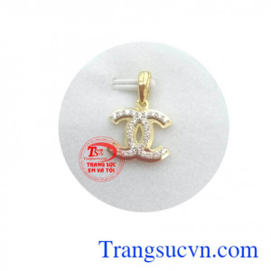 Mặt hàng hiệu 18k phù hợp nhiều loại dây chuyền đa dạng, mang lại sự dịu dàng, tinh tế và đẳng cấp cho người đeo