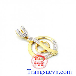 Mặt nữ 18k vẻ đẹp cổ điển phù hợp mọi lứa tuổi, hợp thời trang và sang trọng quý phái dễ kết hợp với trang phục. Mặt dây chuyền nữ vàng tây món quà ý nghĩa trong các dịp sinh nhật, lễ tết và kỷ niệm