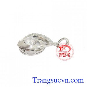 Xu hướng hiện nay, bộ mặt dây chuyền trang sức vàng tây đang là những lựa chọn hàng đầu, thể hiện tình yêu bền chặt ,trao tặng nhau giá trị cuộc sống