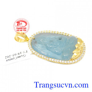 Mặt Phật bản mệnh bọc vàng 14k được khắc hình Phật A Di Đà.