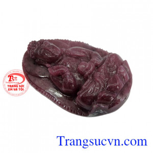 Mặt phật bản mệnh ruby tuổi Tuất-Hợi hay còn được gọi là Phật A Di Đà-ngài là biểu tượng của sự từ bi, trí tuệ.