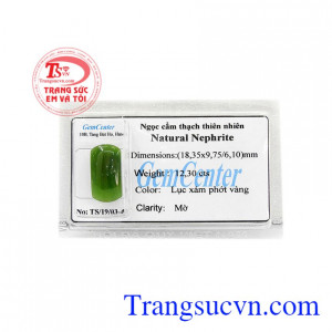 Ngọc cẩm thạch ép vỉ phú quý mang được chế tác tinh xảo, mang lại vẻ lịch thiệp và sang trọng cho người sử dụng