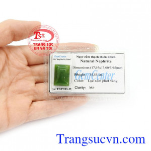 Ngọc cẩm thạch còn có tác dụng trong việc hạ sốt, cân bằng lại hệ thần kinh, hỗ trợ điều trị bệnh trầm cảm