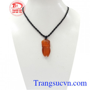 Ngọc thiền may mắn là sản phẩm được chế tác từ đá mã não thiên nhiên