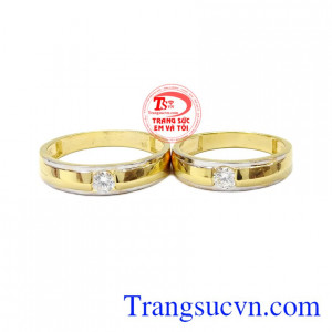 Nhẫn cưới là minh chứng cho tình yêu và sự gắn bó khăng khít cho tới đầu bạc răng long của mỗi cặp vợ chồng