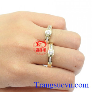 Có hàng nghìn cô dâu chú rể đã chọn sản phẩm nhẫn cưới của Trang Sức Em Và Tôi cung cấp