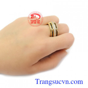 Nhẫn vàng tây nam thời trang xu hướng.