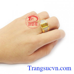 Sử dụng nhẫn sapphire giúp tăng thêm sự tự tin, thể hiệ cá tính và phong cách