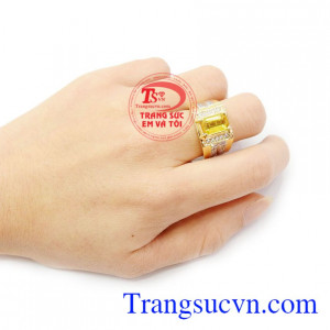 Đá sapphire vàng là loại đá rất phù hợp với người mệnh kim và mệnh thổ