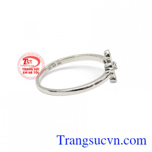 Sản phẩm mang phong cách trẻ trung, cá tính thích hợp với nhiều độ tuổi