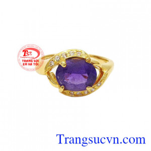 Với thiết kế nhẹ nhàng, tinh tế làm tôn lên vẻ đẹp dịu dàng và nữ tính cho phái đẹp