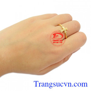 Nhẫn nữ thánh giá vàng 18k, bảo hành 6 tháng.