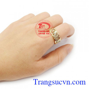 Công ty trang sức Em và Tôi chuyên chế tác và nhận làm theo yêu cầu.