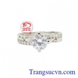 Nhẫn nữ vàng trắng kiều diễm được nhập khẩu từ Hàn Quốc mang phong cách trẻ trung và nổi bật. 