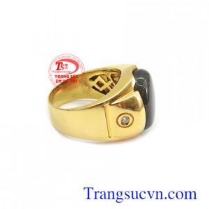 Nhẫn vàng Sapphire sao với đá Sapphire sao thiên nhiên chứa nguồn năng lượng dồi dào, mang lại bình an, may mắn và thịnh vượng cho người đeo