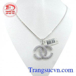 Nữ trang bộ nữ quý phái vàng trắng giao hàng trên toàn quốc.