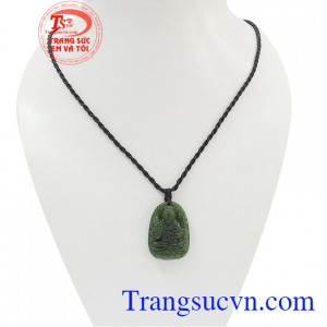 Phật bản mệnh dành cho tuổi Ngọ là sản phẩm được điêu khắc tinh xảo, sắc nét, được chế tác từ ngọc cẩm thạch tự nhiên