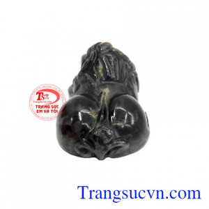 Theo phong thủy, đá Sapphire được coi là biểu tượng của sự toàn vẹn, mang lại hiệu quả tối ưu.