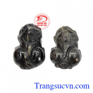 Tỳ hưu đá tự nhiên sapphire có giấy kiểm định từ trung tâm kiểm định cấp.