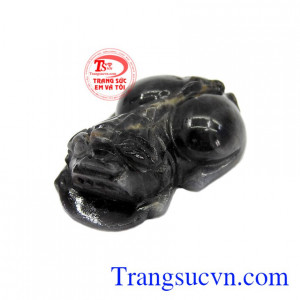 Tỳ hưu đá tự nhiên sapphire là sản phẩm được chế tác tinh xảo, sắc nét.