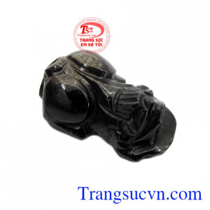 Đá Sapphire có thể đem lại may mắn trong phòng thủy và sức khỏe.