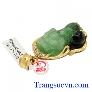 với ý mong muốn luôn cầu chúc sự may mắn cho người đeo. 