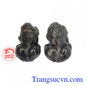 Tỳ hưu sapphire đen thiên nhiên.
