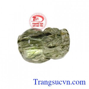 Tỳ hưu Thạch Anh Tóc Đẹp May Mắn là sản phẩm được chạm khắc tỳ hưu tinh xảo, sắc nét