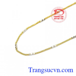 Dây chuyền vàng tăng thêm vẻ nữ tính cho phái đẹp