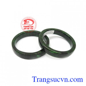 Ngọc cẩm thạch thiên nhiên có tác dụng trong phong thủy, mang đến sự may mắn, bình an và thịnh vượng