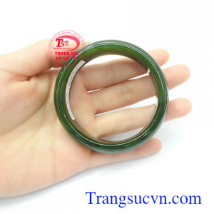 Vòng ngọc bích thiên nhiên thương hiệu Em Và Tôi uy tín, chất lượng, giao hàng nhanh trên toàn quốc