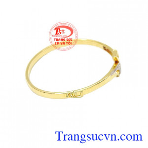 Vòng tay nữ đính đá độc đáo thiết kế tinh tế hợp thời trang. Vòng tay nữ đính đá độc đáo